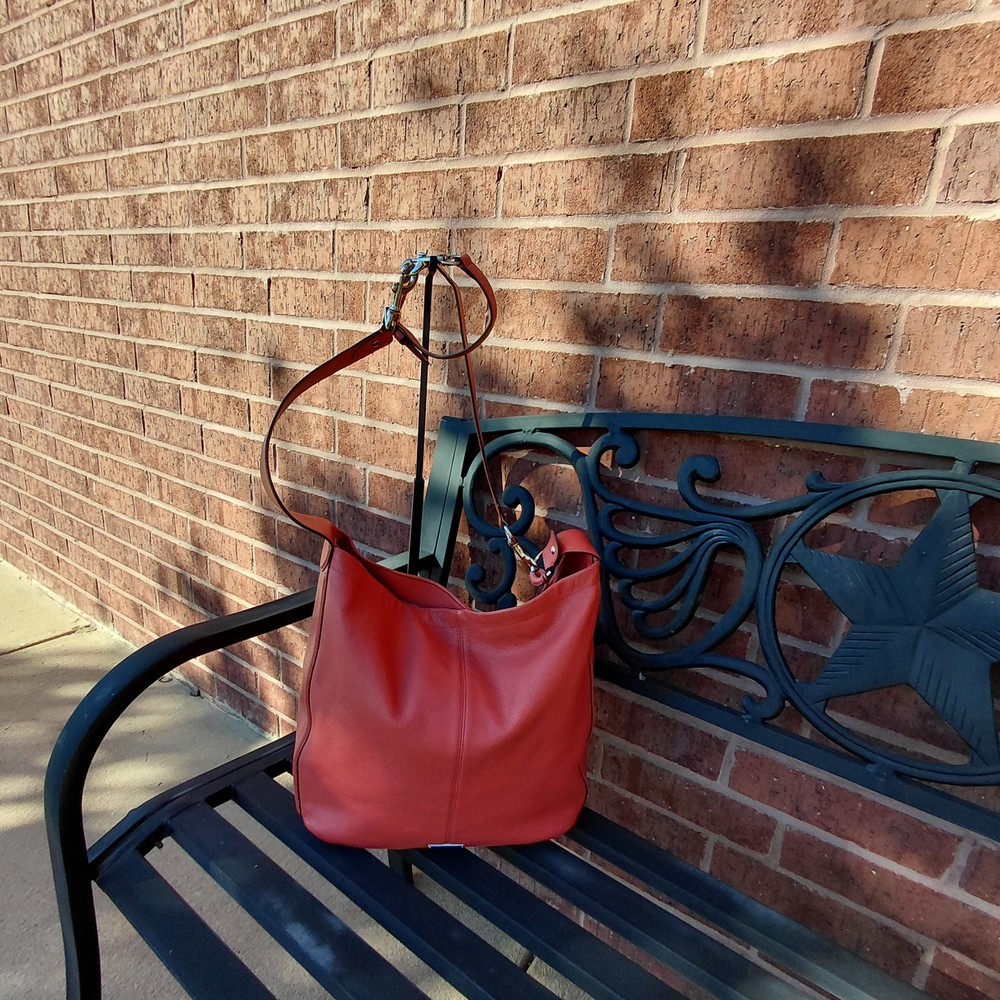 Coach Avery Pebbled Leather Hobo Shoulder Bag Sienna - Picture 8 of 16